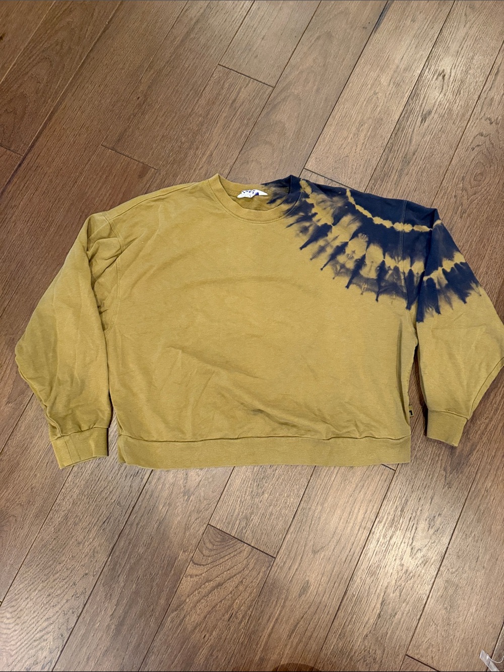 JoyLab Olive Green Cropped Crewneck Sweatshirt Tie-Dye Shoulder Medium - C16-057
